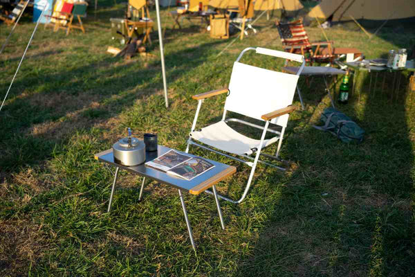 Border nerjaveča stranska miza – bambus & jeklo