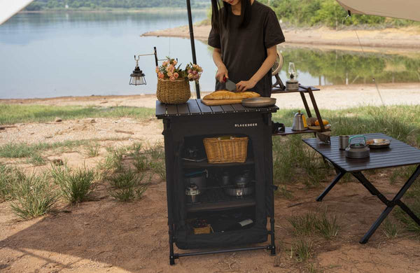 Zložljiva kuhinja z mrežico in policami