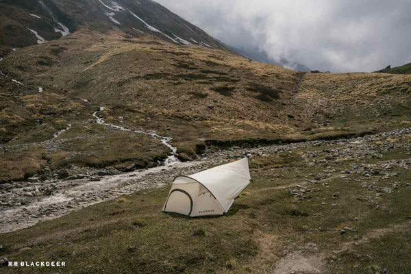 Ultralahek pohodniški šotor Boat