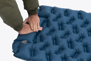 Napihljiva blazina Honeycomb Push-type (zelena) - 190 × 60 × 5 cm