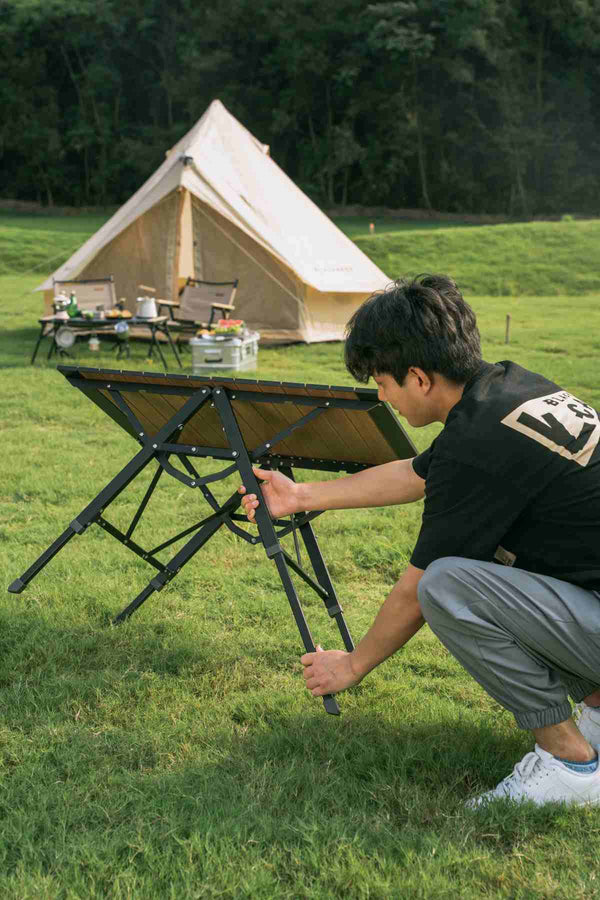 Zložljiva aluminijasta miza Flyer Quick Open – barva oreh