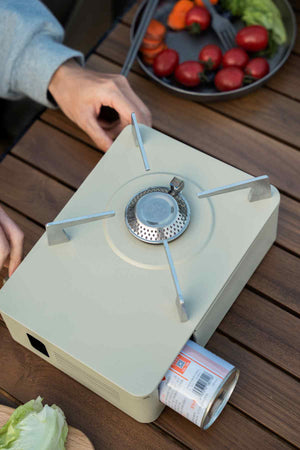 Prenosni plinski štedilnik Outing – peščeno siv