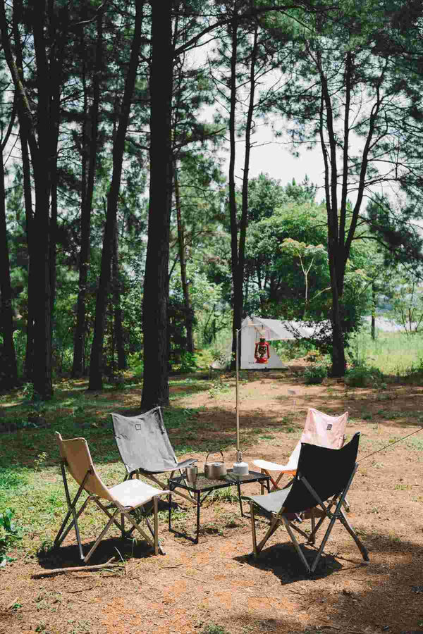 Lahek zložljiv stol Otaku – olivno zelen