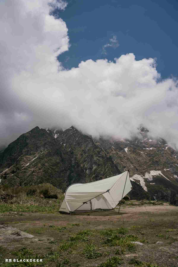 Ultralahek pohodniški šotor Boat