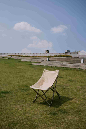 Udoben zložljiv stol Nest – bež