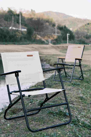 Zložljiv stol Antelope – umazano bel